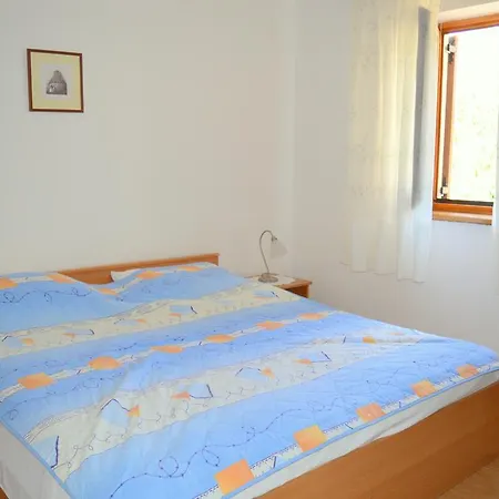 Ukota Apartment *